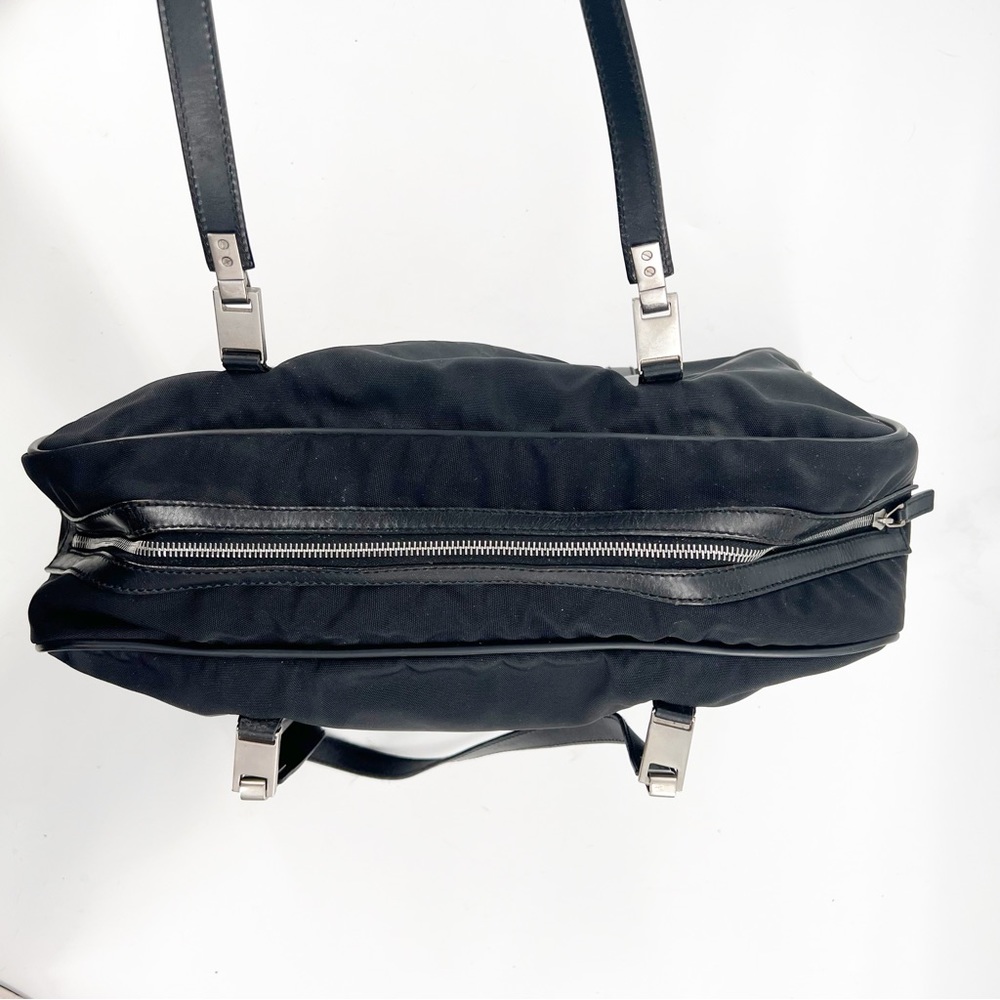 Gucci Black/Silver Nylon & Leather Work Travel Shoulder Bag, Authentic - Picture 15 of 17